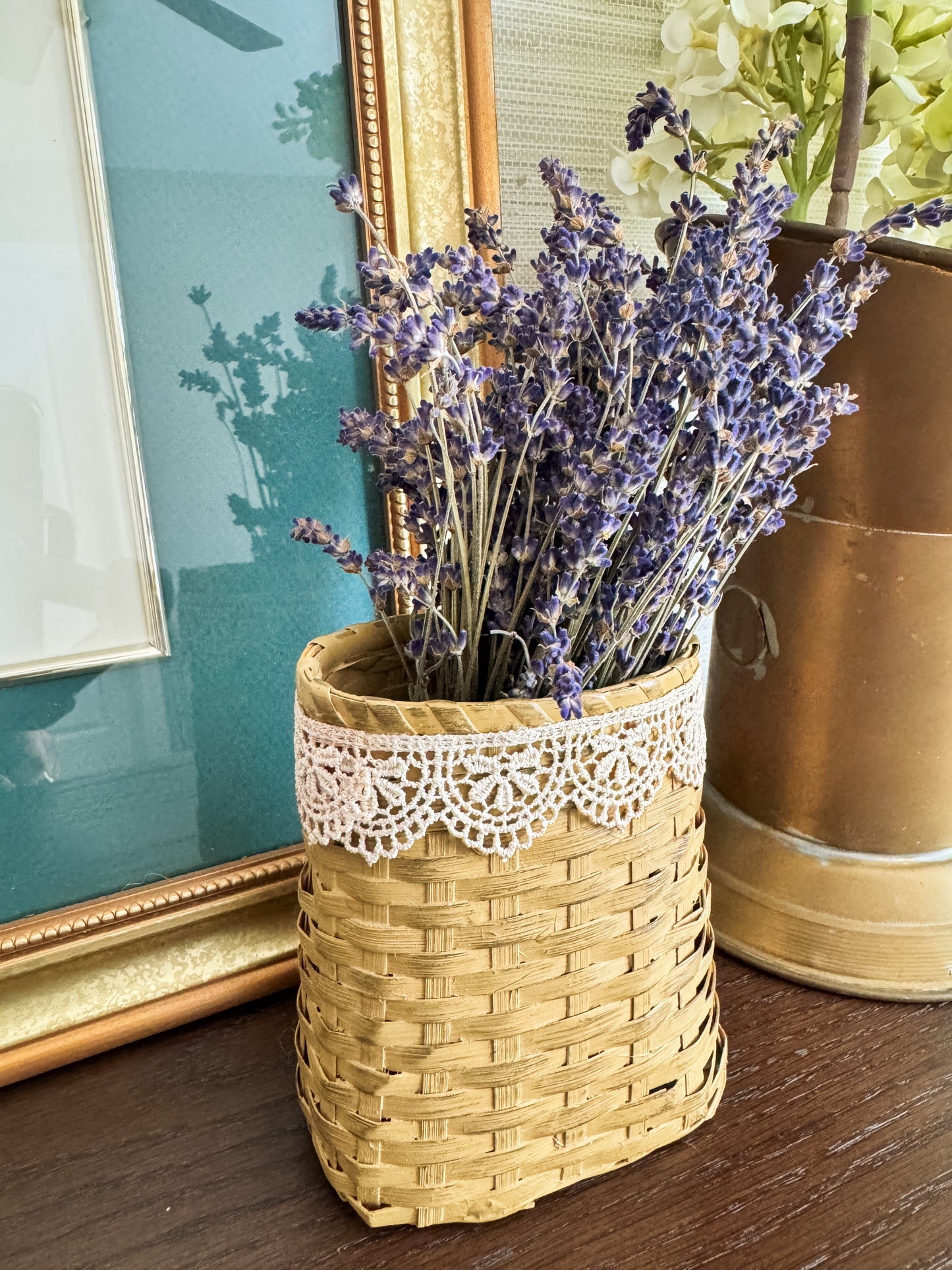 The Lavender Basket — Woven Basket with Lace Trim (Lavender Included)