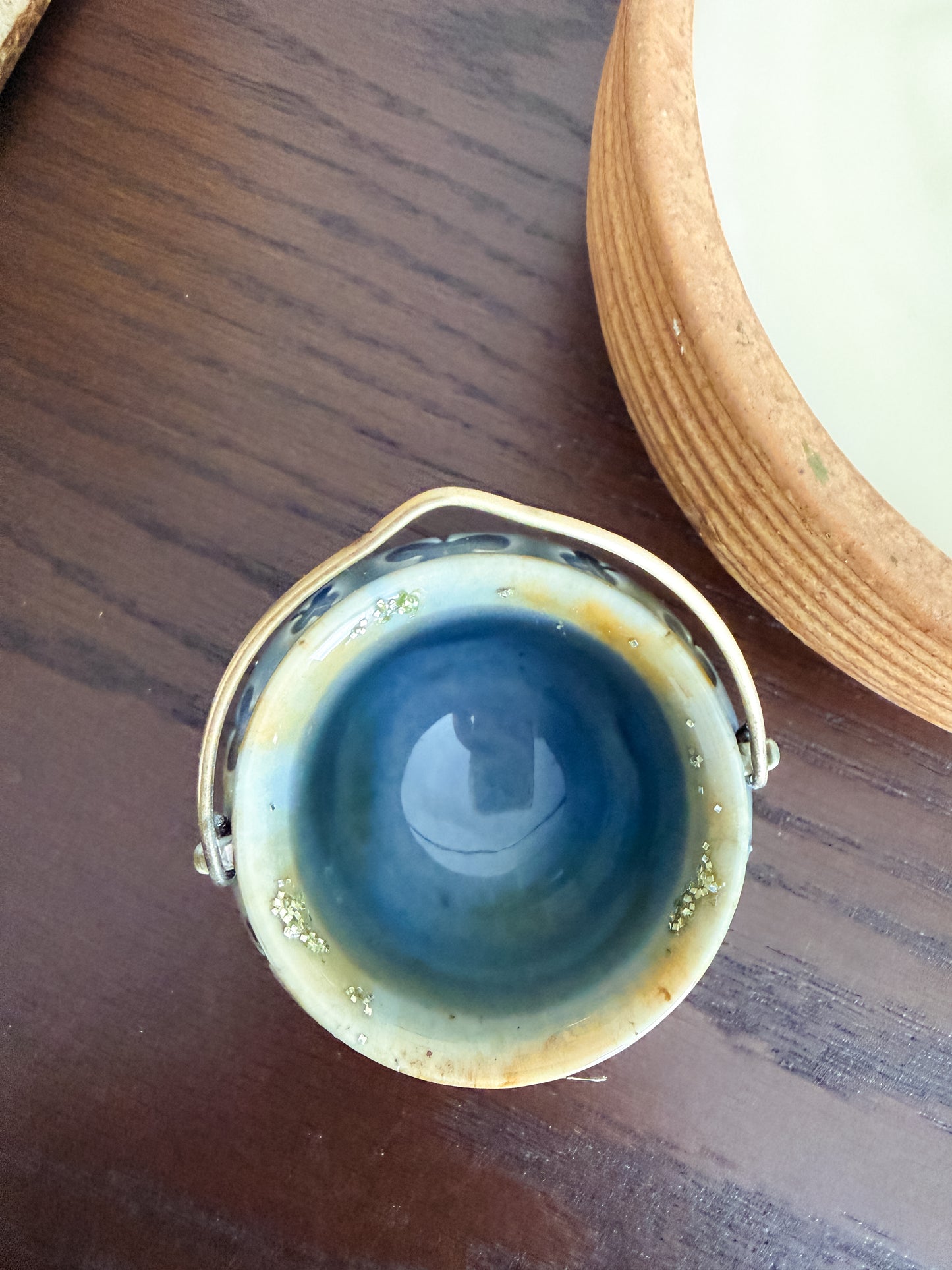 The Cauldron — Wade Irish Porcelain Match Holder