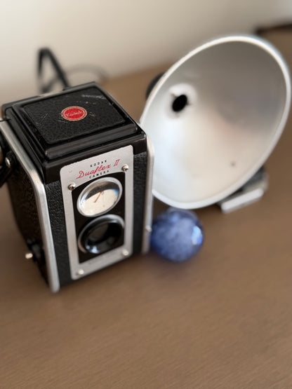 The Duaflex — 1950s Kodak Pseudo-TLR with Midget Flasholder