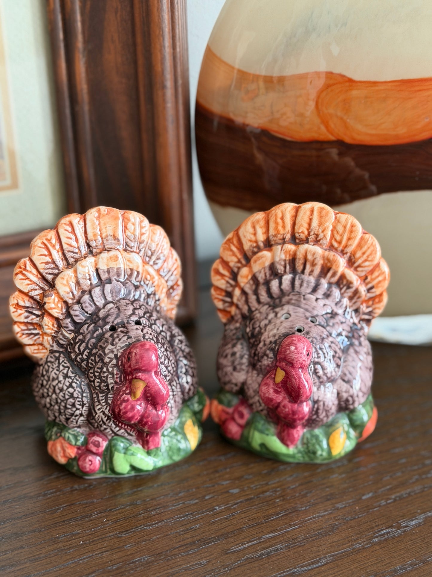 The Toms — Ceramic Turkey Shaker Pair