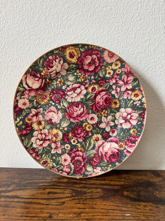 The Garden Wall — Vintage Chintz Floral Decorative Plate