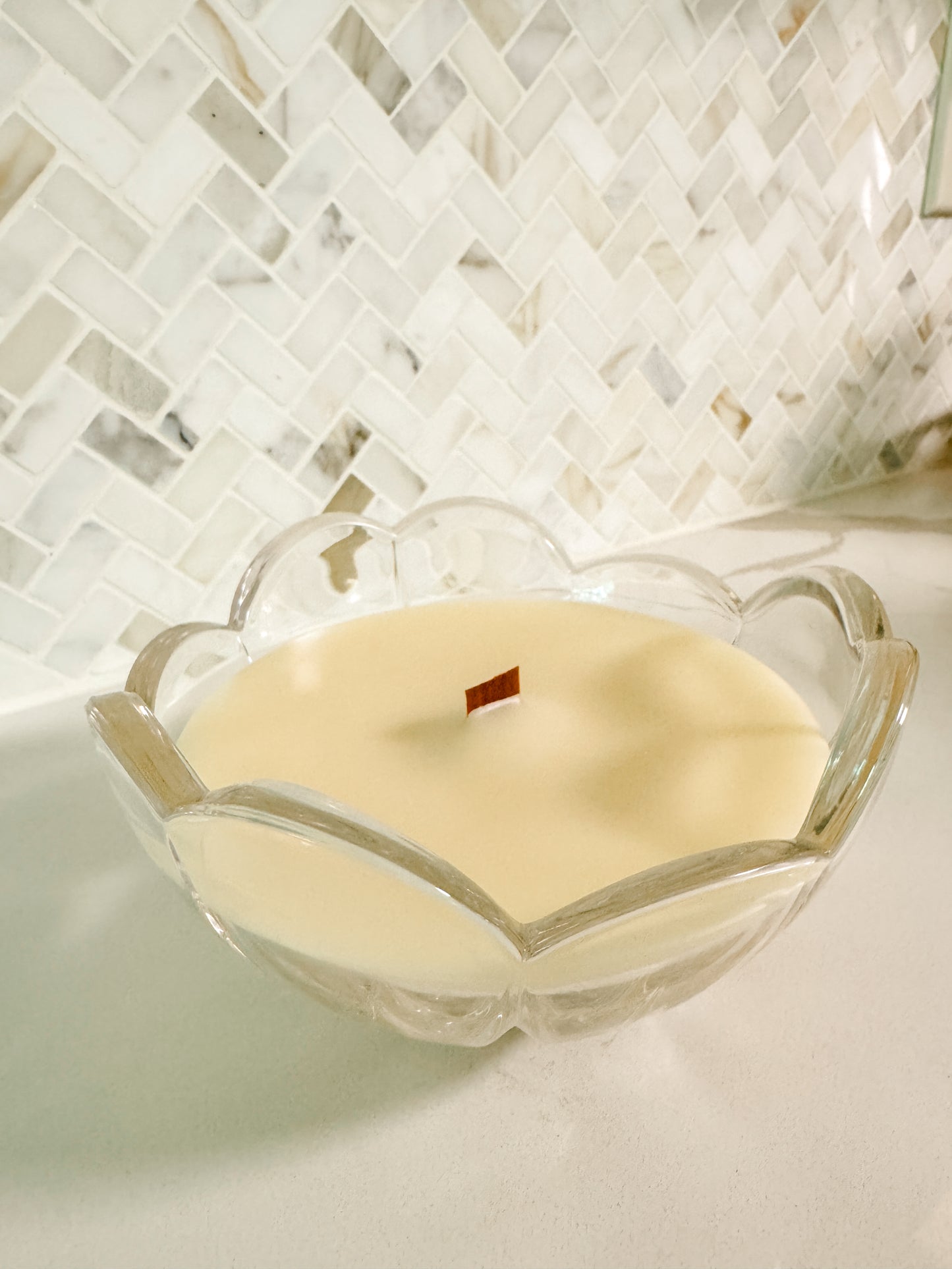 Santal No. 1 Vintage Scalloped Edge Wood Wick Candle (10 oz)