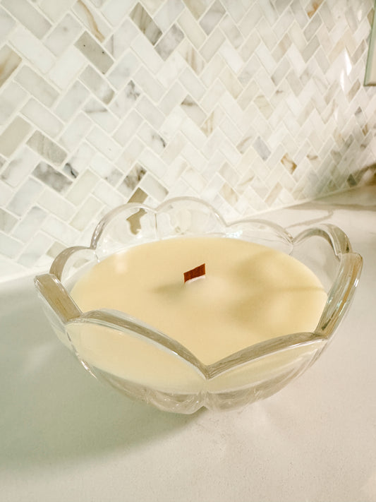 Santal No. 1 Vintage Scalloped Edge Wood Wick Candle (10 oz)