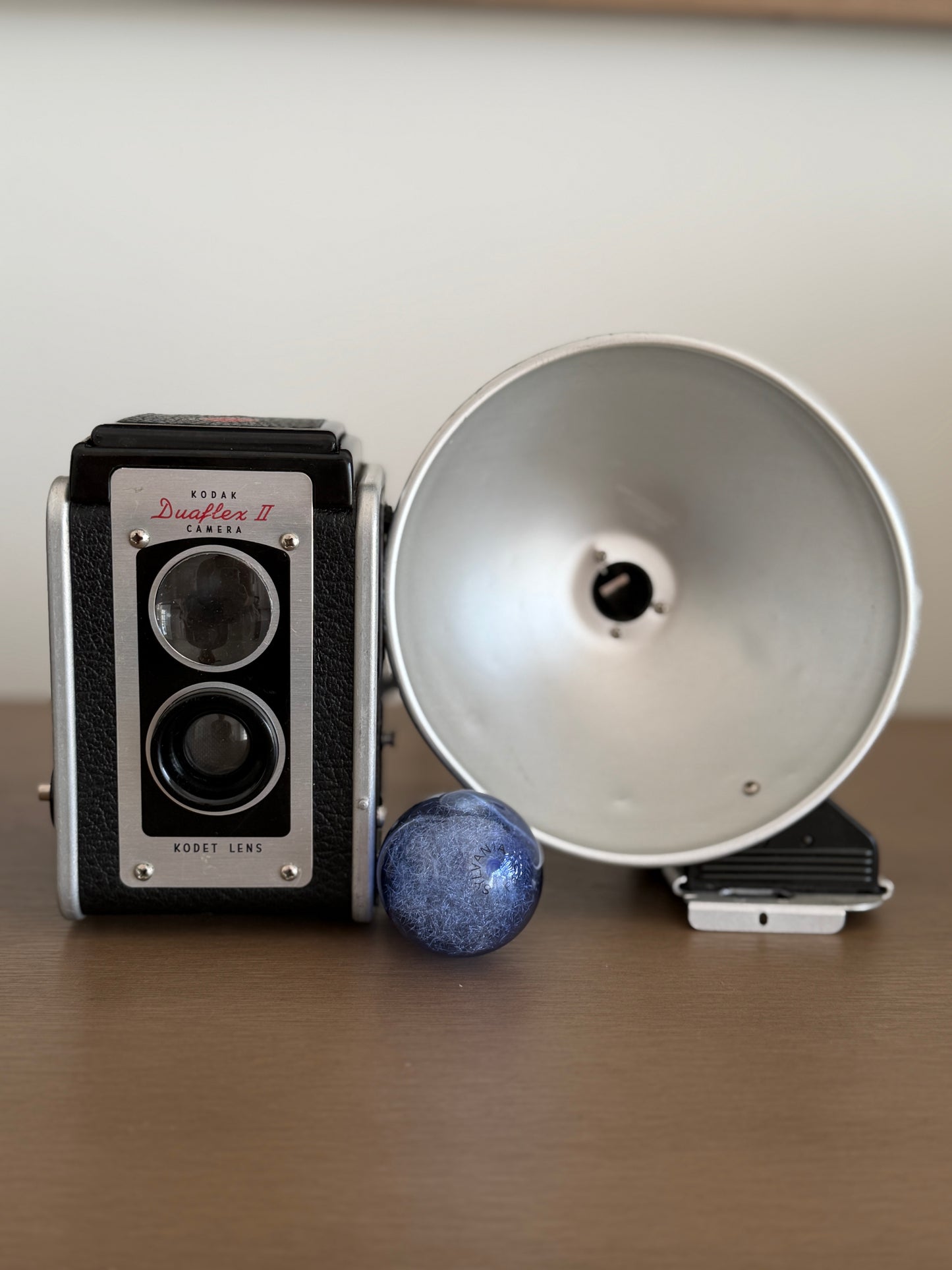 The Duaflex — 1950s Kodak Pseudo-TLR with Midget Flasholder