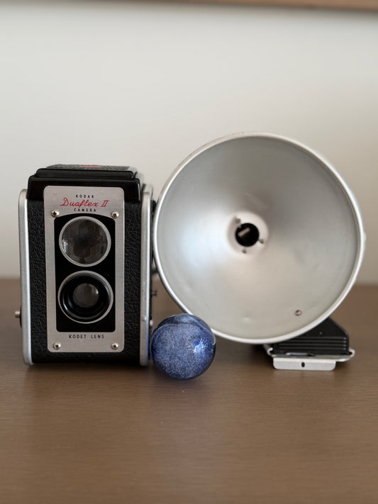 The Duaflex — 1950s Kodak Pseudo-TLR with Midget Flasholder