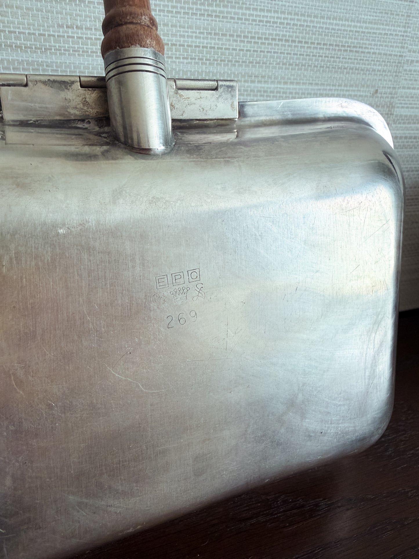 The Alfred — Vintage Silent Butler