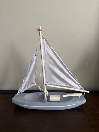 The Sailor — Vintage Wood Pond Boat with Beaded Mast
